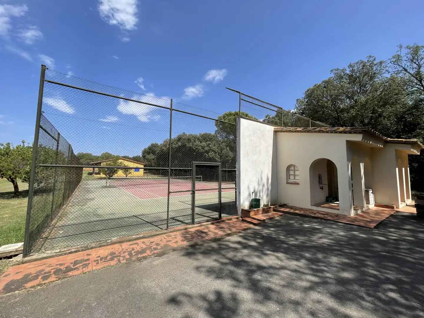Vista exterior de Finca rústica en venta en Cornellà del Terri con Trastero y Piscina