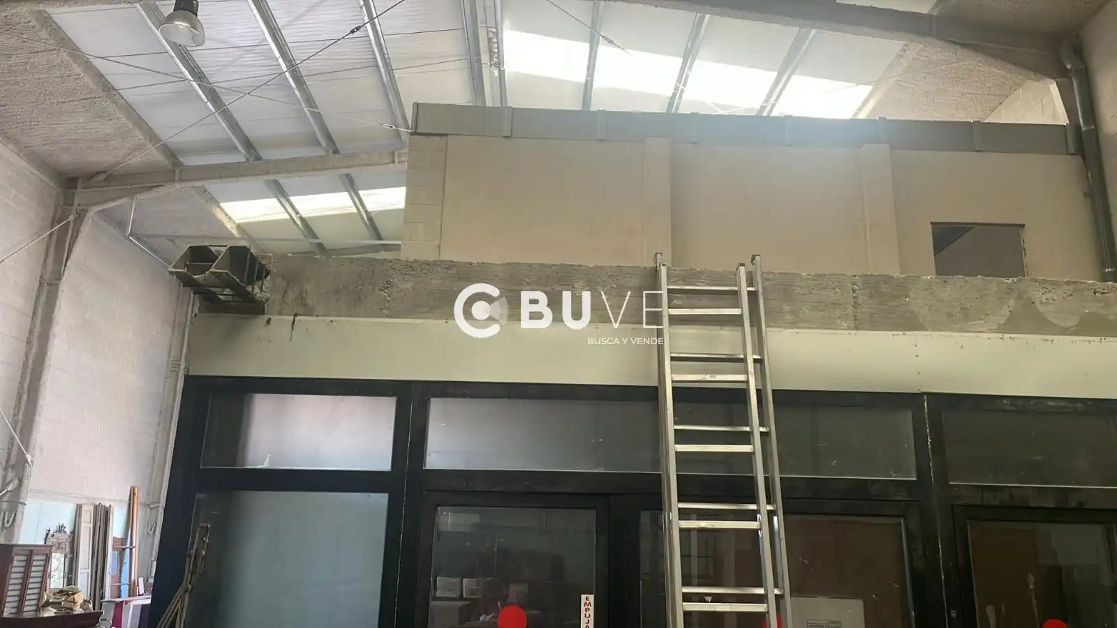 Nau industrial en venda en Tudela de Duero