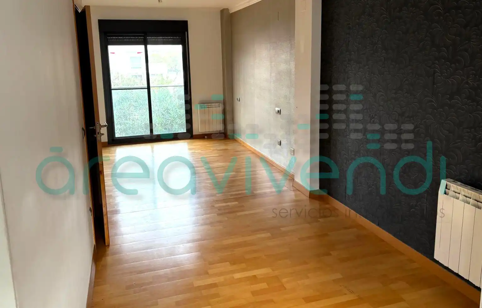 Habitación de Casa adosada en venta en Castellón de la Plana / Castelló de la Plana con Aire acondicionado, Calefacción y Jardín privado