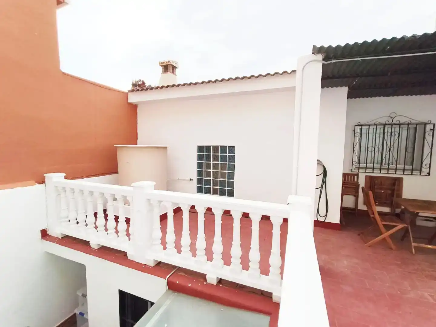 Vista exterior de Casa adosada en venda en Vélez-Málaga amb Aire condicionat, Terrassa i Traster