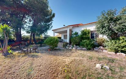 Jardí de Casa o xalet en venda en La Pobla de Vallbona amb Jardí privat i Piscina