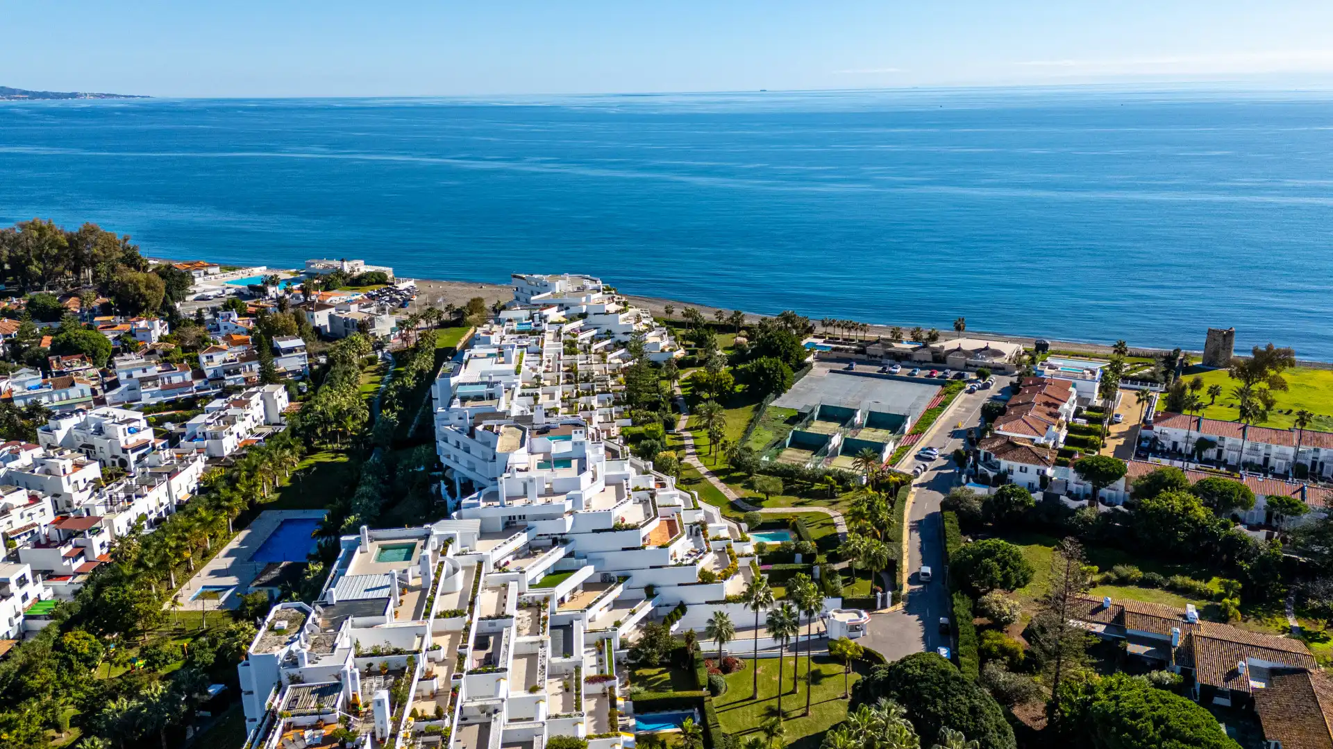 Vista exterior de Apartament en venda en Marbella amb Calefacció, Terrassa i Piscina
