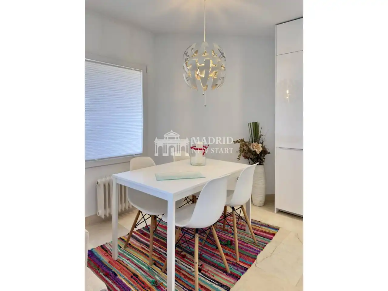 Comedor de Dúplex de alquiler en Madrid con Aire acondicionado, Calefacción y Amueblado
