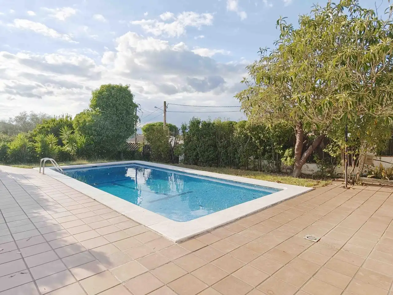 Casa amb piscina en venda a calle Petúnia, imagen 2