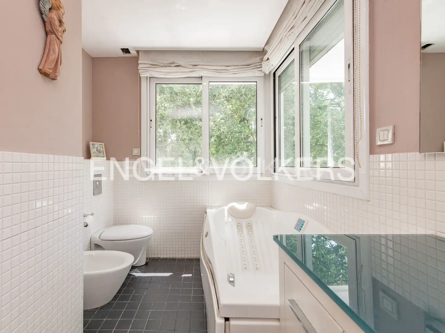 Bathroom of Houses for sale in Sant Cugat del Vallès  with Air Conditioner, Heating and Private garden