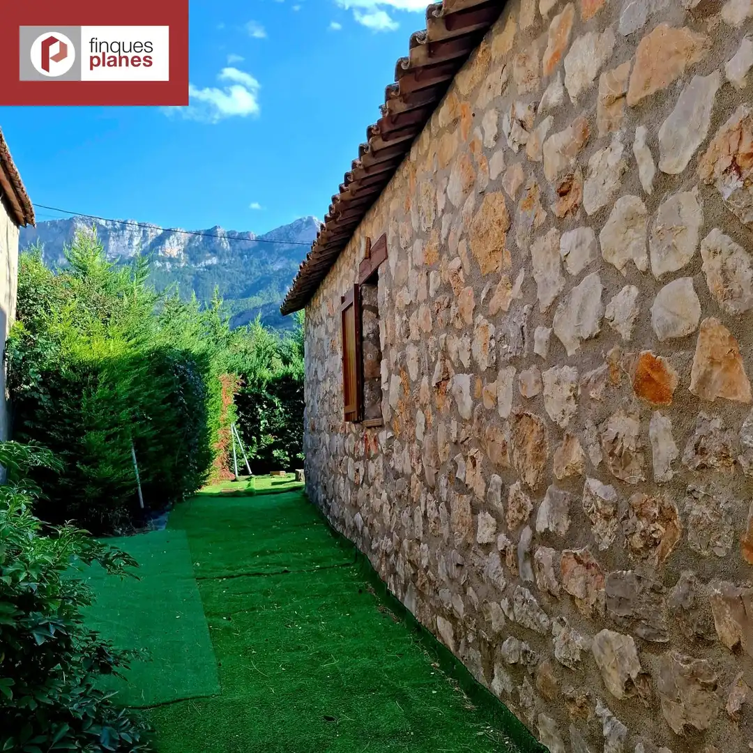 Garden of Houses for sale in Cabó  with Private garden and Furnished