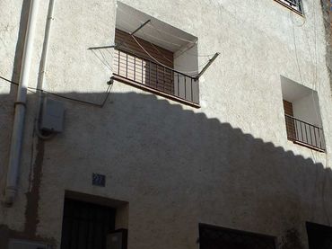 Casa aparellada en venda a C/ Caputxins
