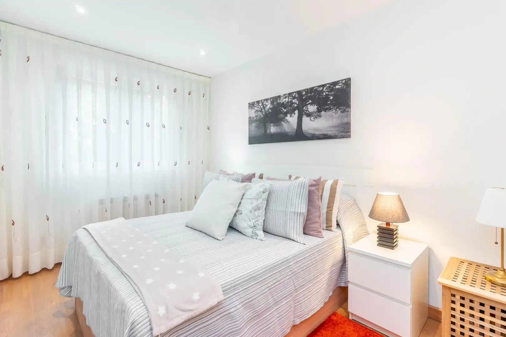 Dormitori de Apartament en venda en Gijón  amb Calefacció, Traster i Moblat
