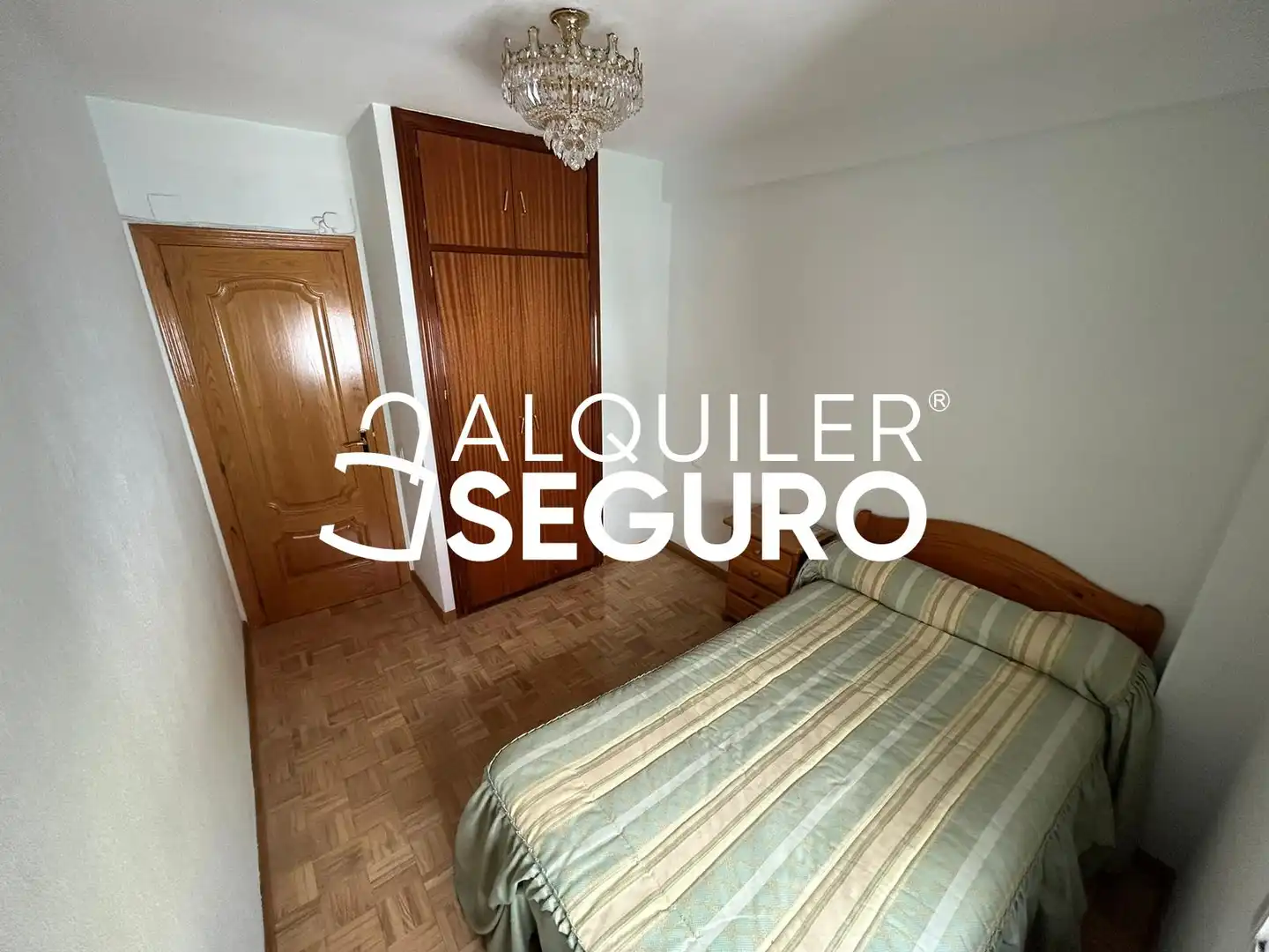 Dormitori de Pis de lloguer en Alcalá de Henares amb Aire condicionat, Calefacció i Terrassa