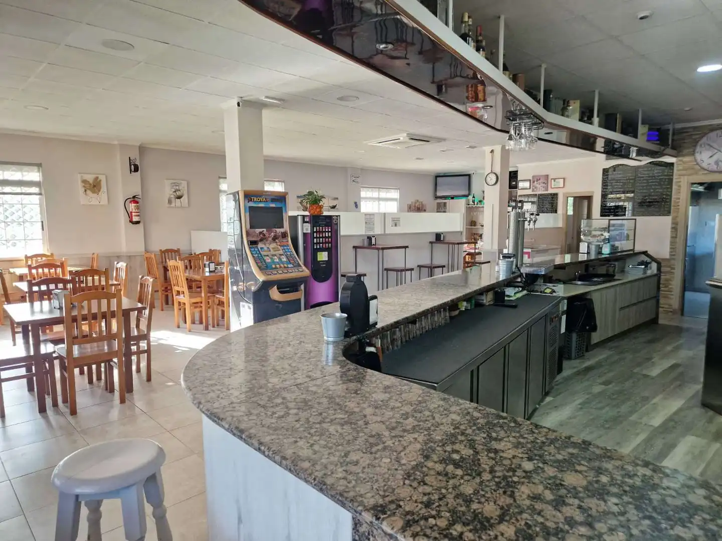 Commercial properties for rent in A Baña    with Furnished