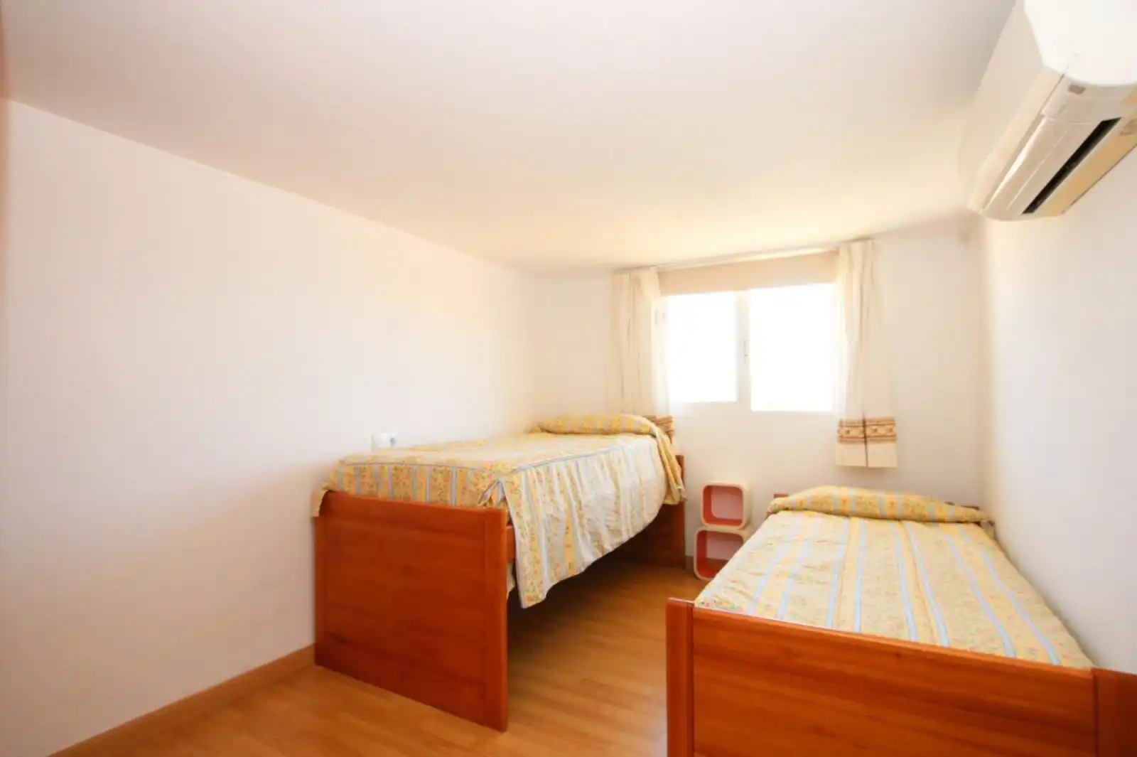 Bedroom of Houses for sale in L'Alfàs del Pi  with Air Conditioner, Heating and Private garden