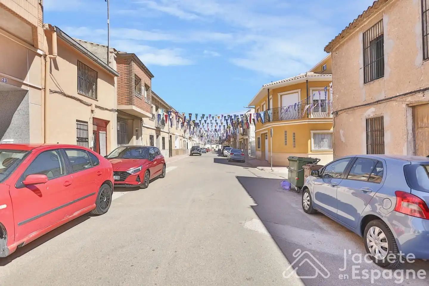 Vista exterior de Casa adosada en venda en Caudete amb Aire condicionat, Calefacció i Terrassa