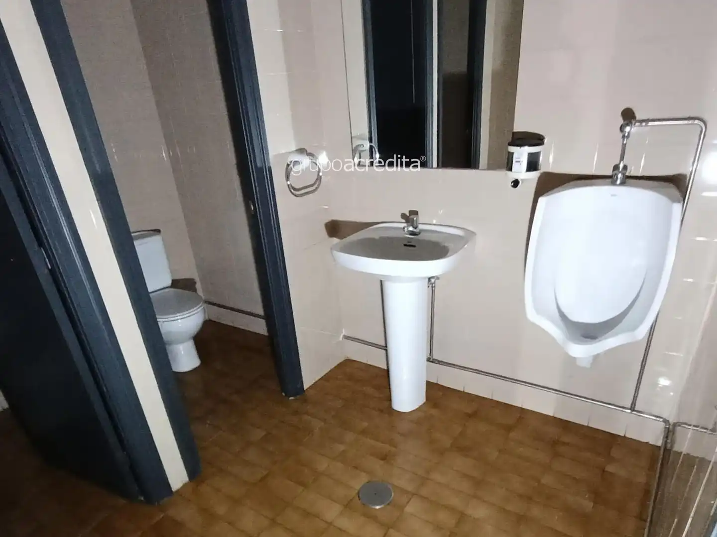 Baño de Local en venta en Vigo 