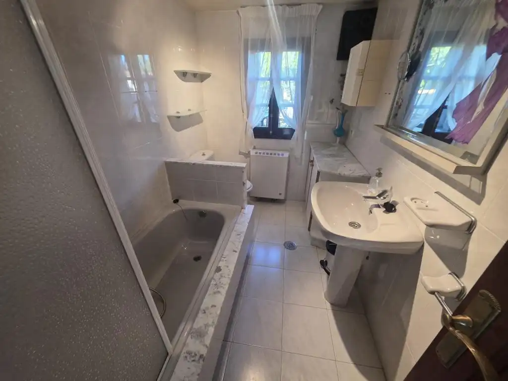 Bathroom of Houses for sale in Boiro  with Heating, Private garden and Parquet flooring