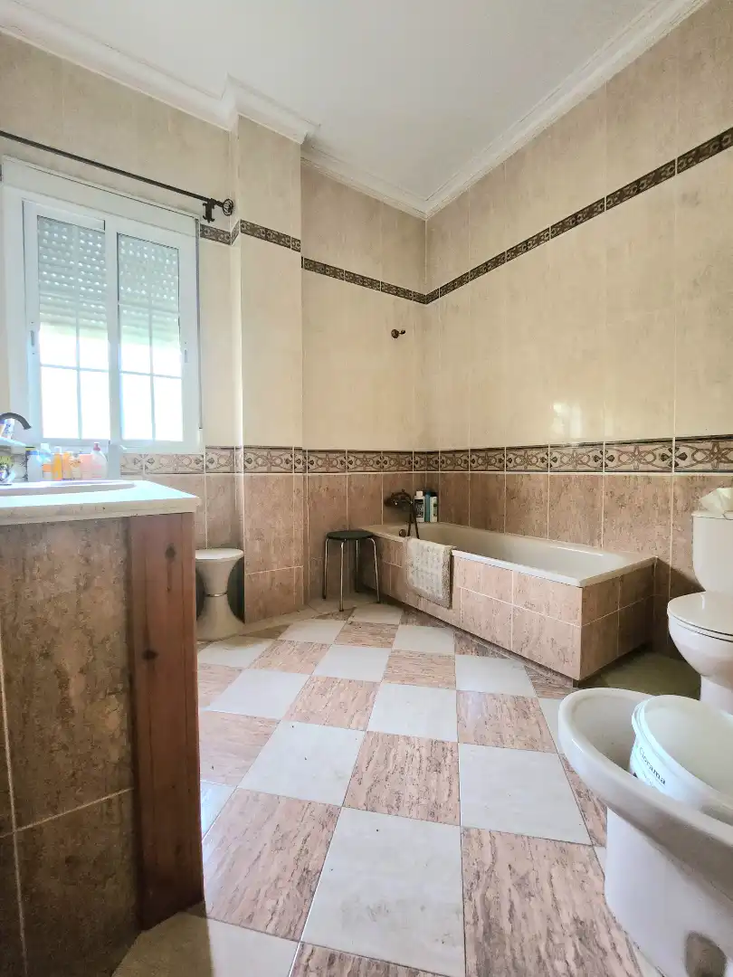 Bany de Casa o xalet en venda en El Viso del Alcor amb Aire condicionat, Calefacció i Jardí privat