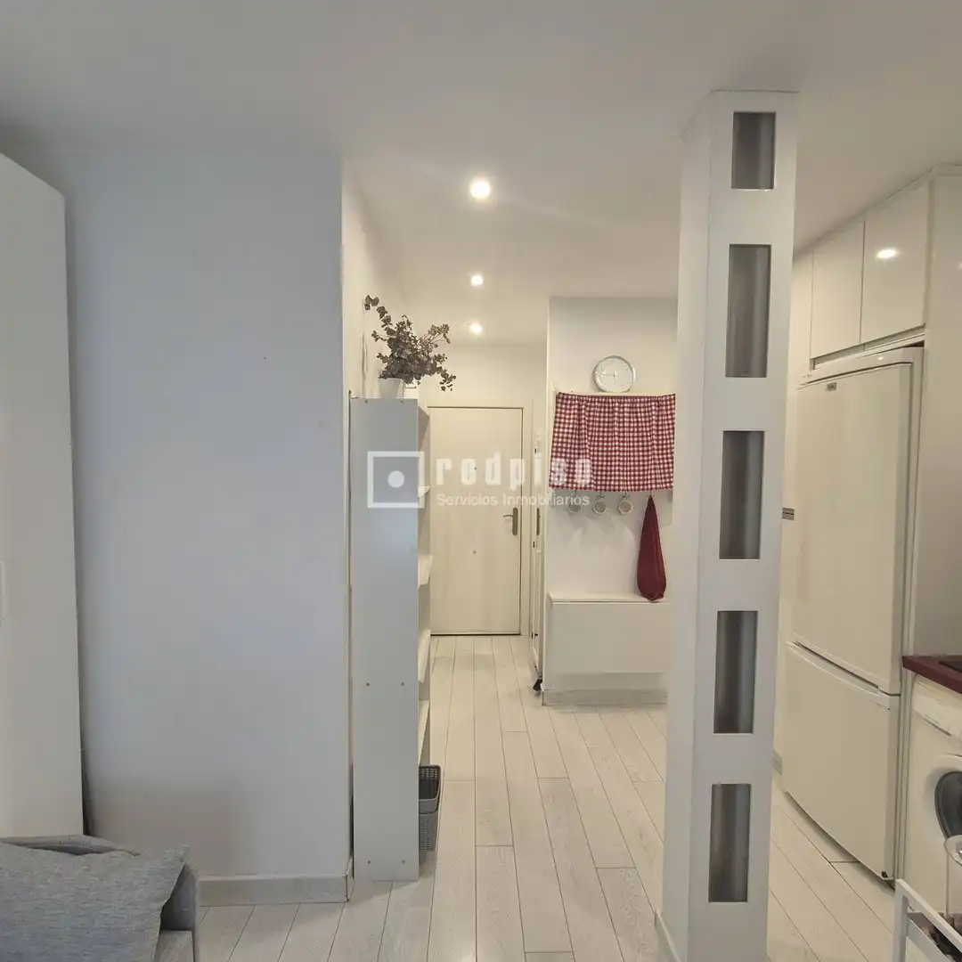 Study for rent in Sevilla  with Air Conditioner and Furnished
