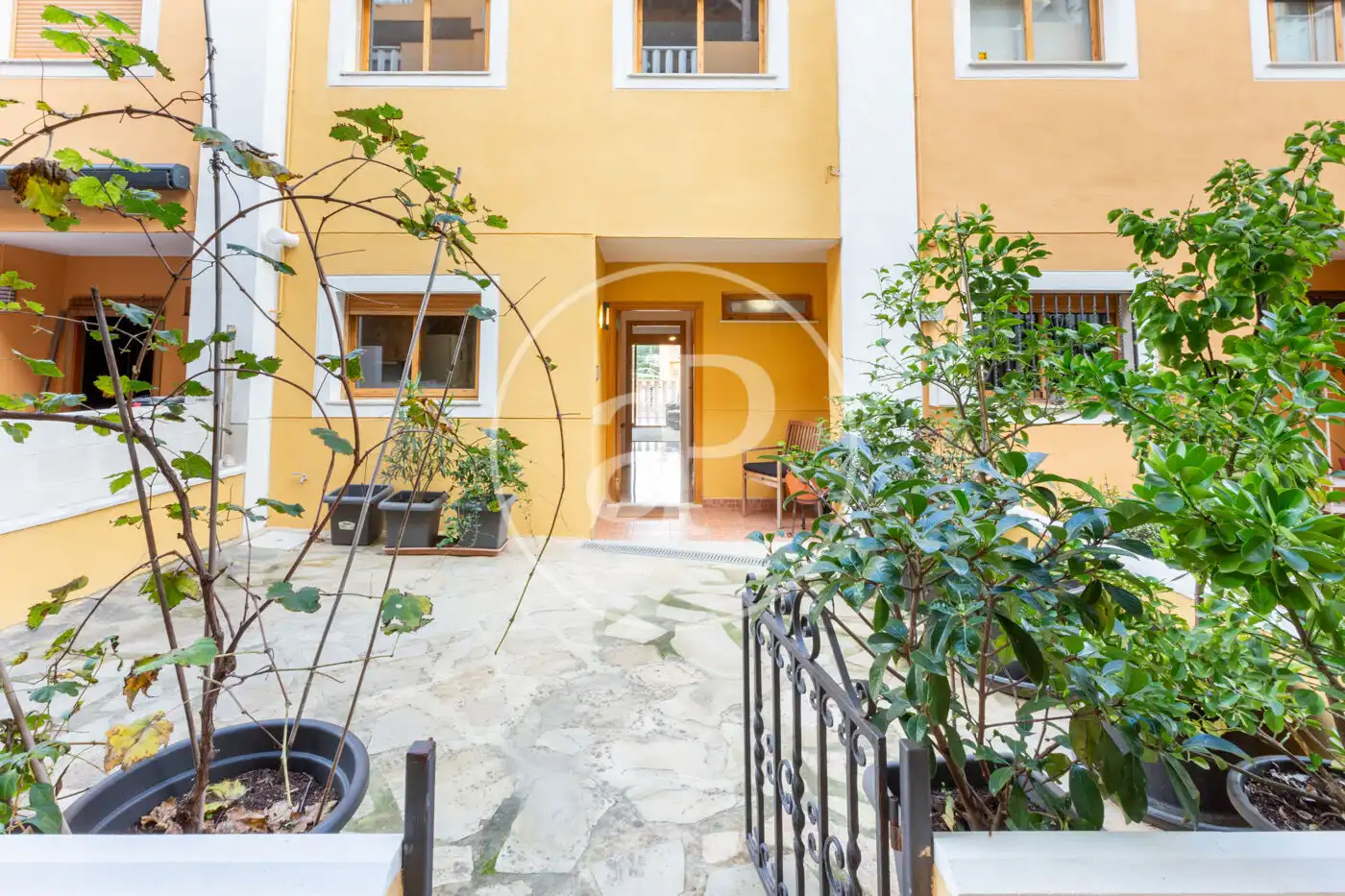Jardín de Casa adosada en venta en Chiva con Aire acondicionado, Calefacción y Jardín privado