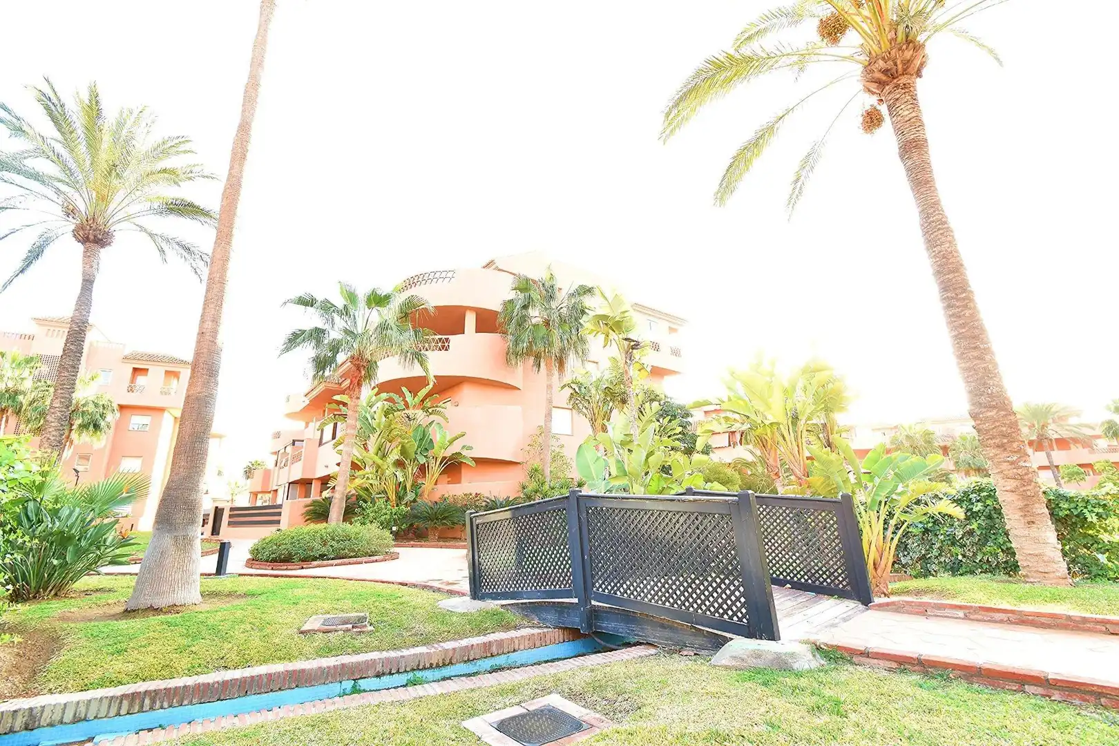 Außenansicht von Wohnung zum Verkauf in El Ejido mit Klimaanlage, Privatgarten und Terrasse