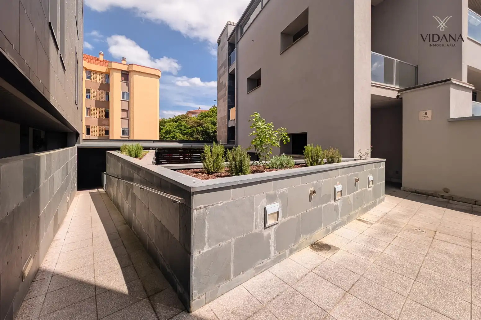 Terraza de Ático en venta en  Pamplona / Iruña con Calefacción, Jardín privado y Parquet