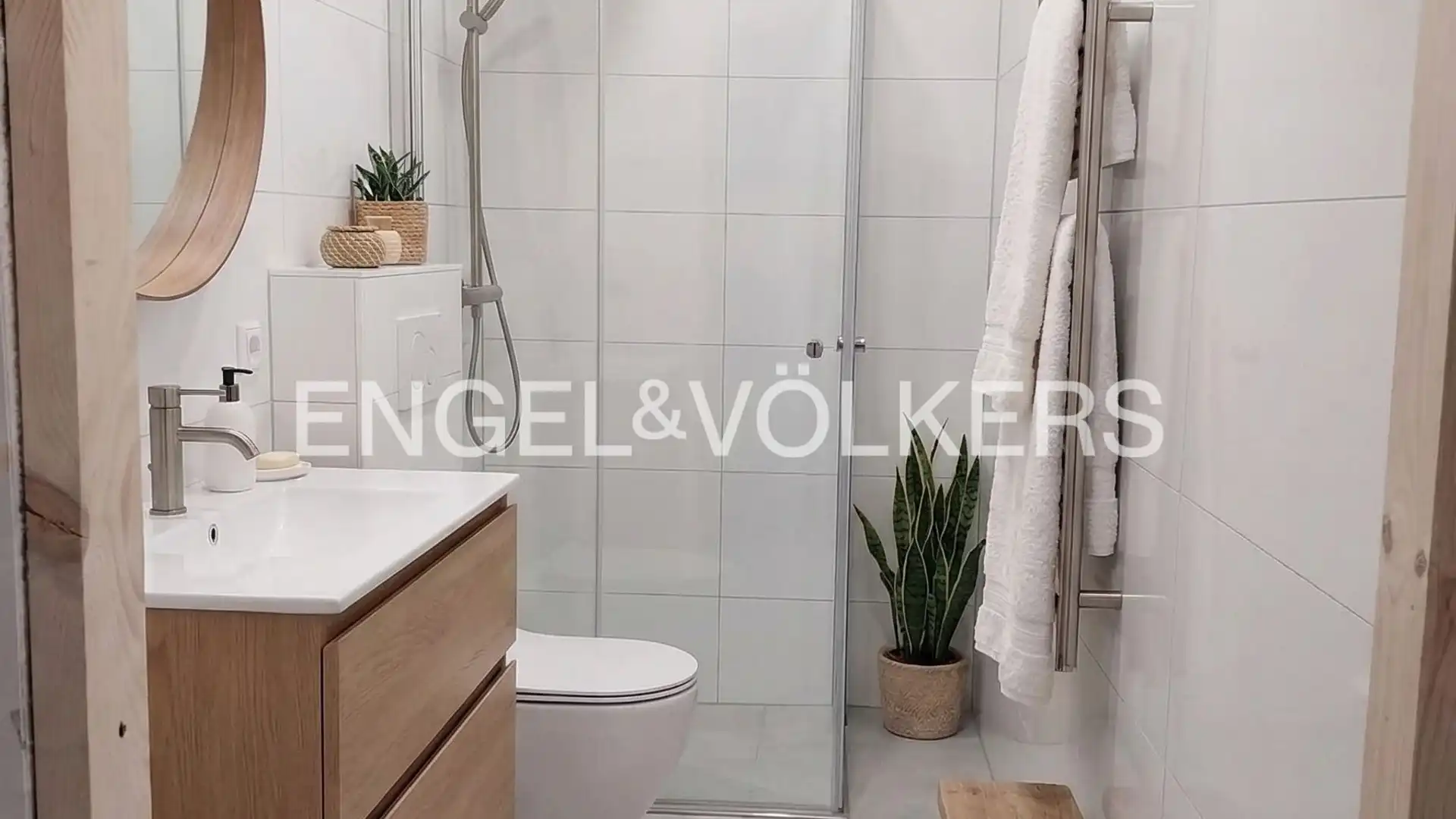 Bathroom of Apartments for sale in  Madrid Capital  with Air Conditioner and Heating