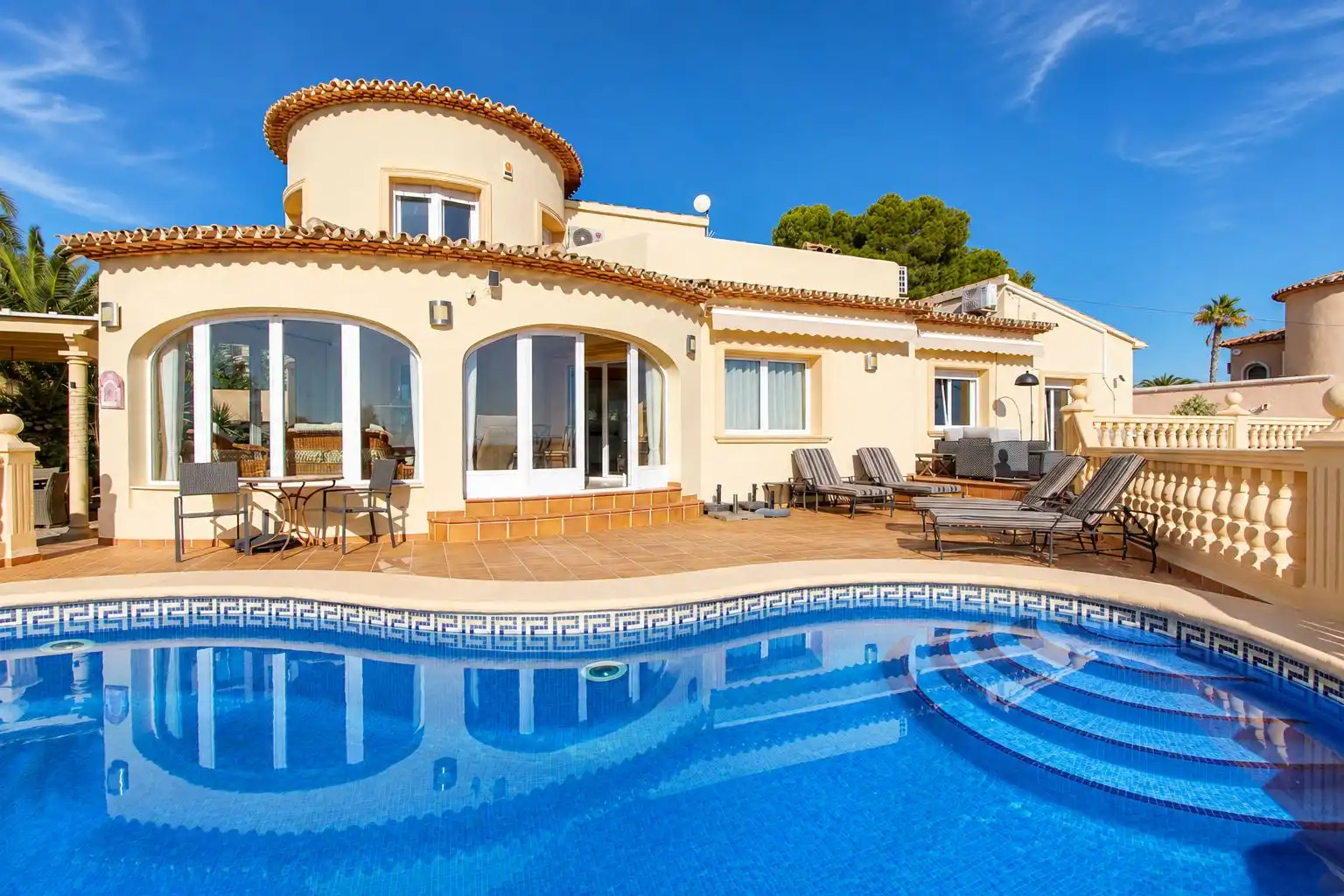 Piscina de Casa o xalet en venda en Calpe / Calp amb Aire condicionat, Calefacció i Jardí privat