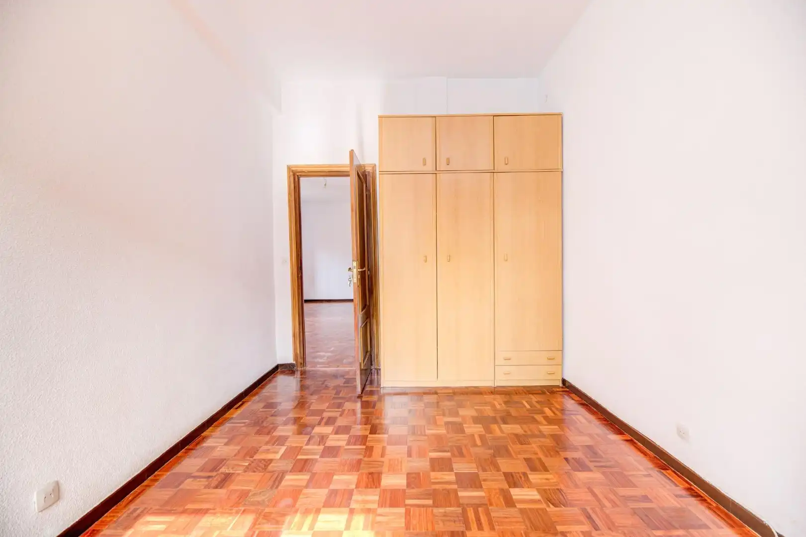 Dormitori de Pis de lloguer en Madrid amb Aire condicionat, Calefacció i Parquet
