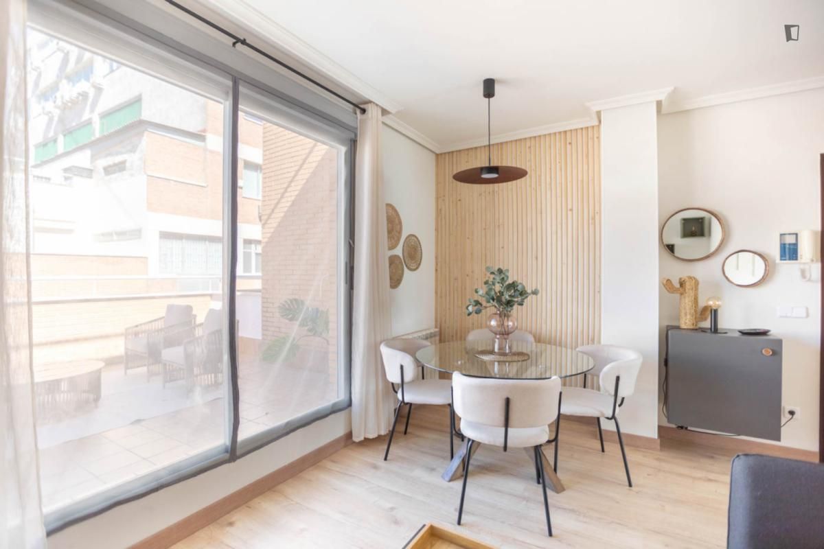 Esszimmer von Wohnungen zur Miete in  Madrid Capital mit Klimaanlage, Möbliert und Ofen