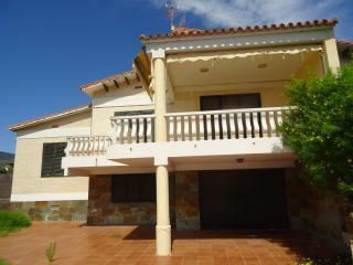 Exterior view of House or chalet for sale in Benicasim / Benicàssim  with Terrace and Storage room