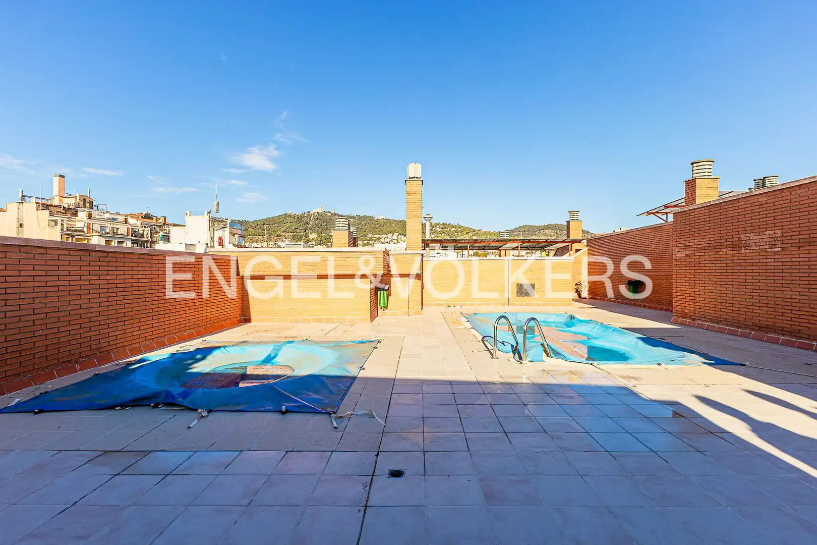 Terraza de Piso en venta en Barcelona con Calefacción, Piscina y Balcón