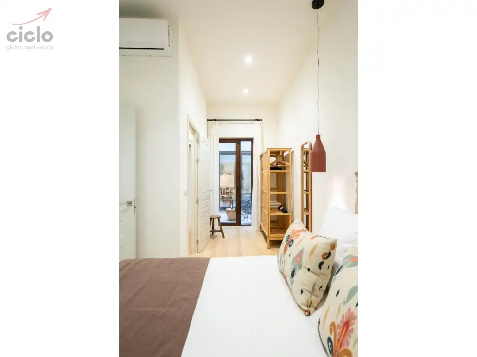 Habitación de Piso de alquiler en Sevilla con Terraza, Piscina y Amueblado