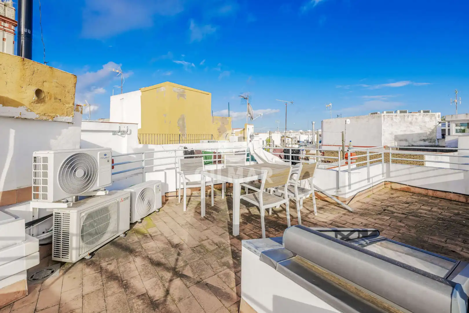 Terraza de Casa adosada en venta en Sevilla con Calefacción y Piscina