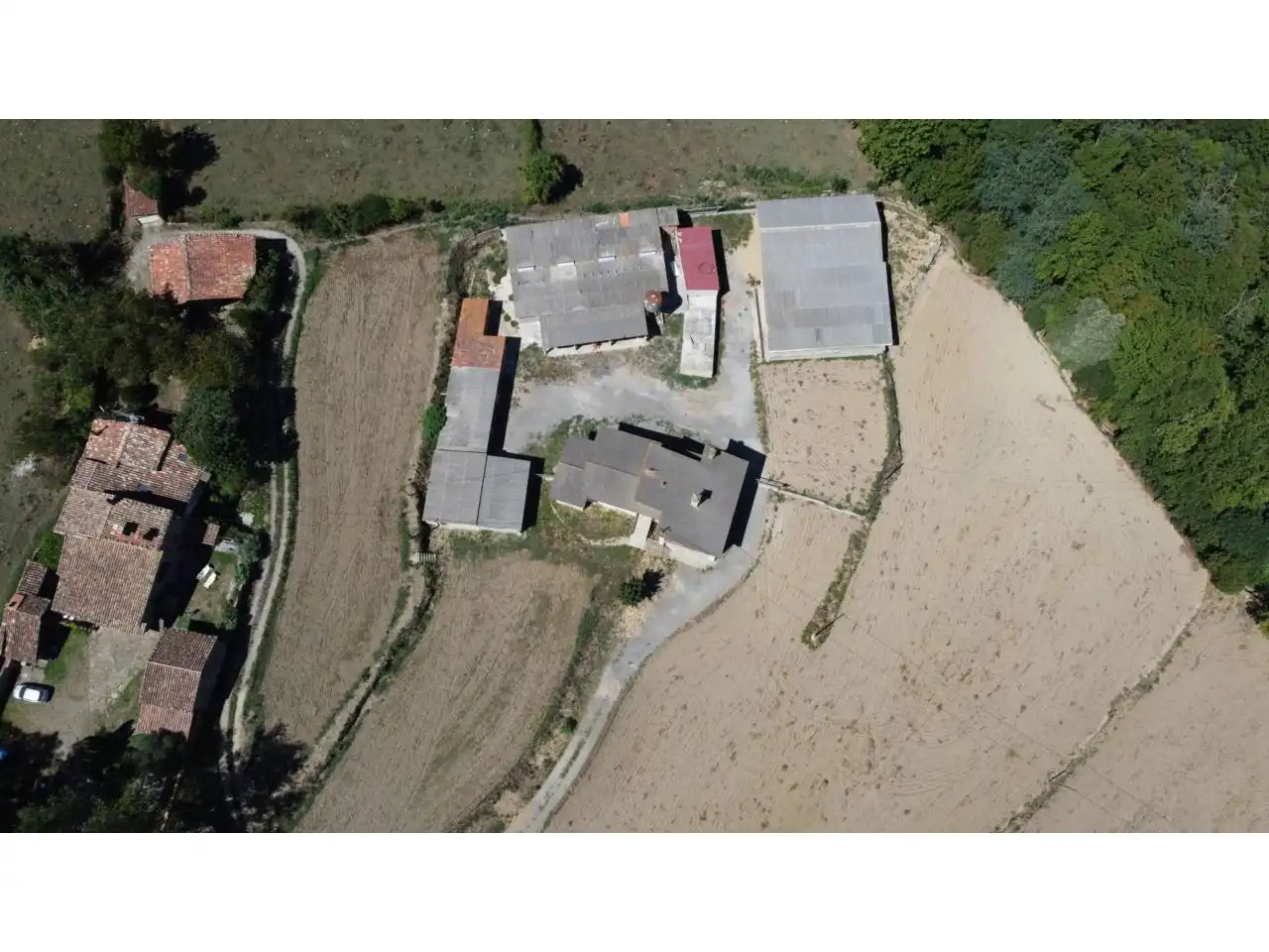 Finca rústica en venda en La Vall d'en Bas amb Calefacció, Jardí privat i Terrassa