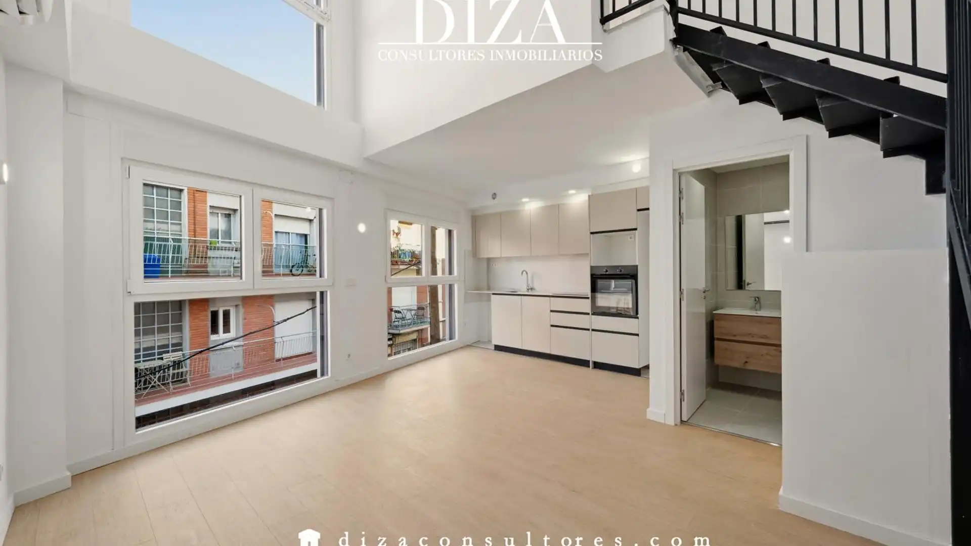 Vista exterior de Piso en venta en  Madrid Capital con Aire acondicionado