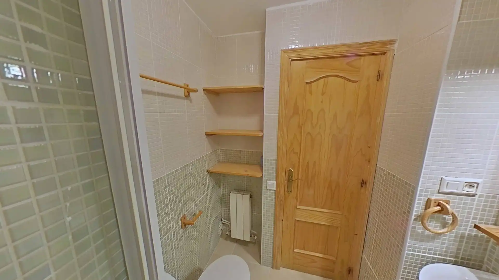 Baño de Piso en venta en Torrevieja con Calefacción, Jardín privado y Trastero