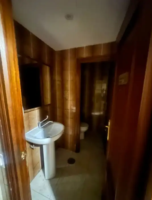 Baño de Local de alquiler en Madrid
