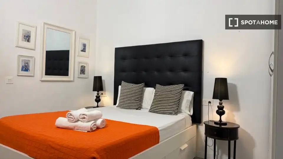 Habitación de Apartamento para compartir en Málaga con Aire acondicionado, Terraza y Amueblado