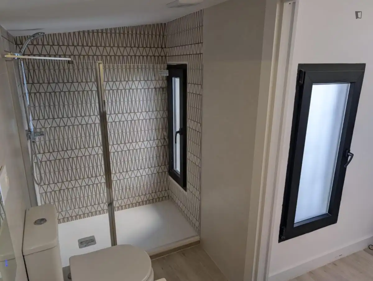 Bathroom of Houses for rent in Madrid  with Air Conditioner, Furnished and Washing machine