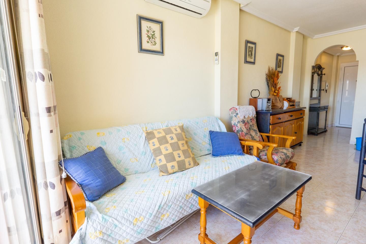 Sala de estar de Piso en venta en Santa Pola con Terraza, Piscina y Amueblado