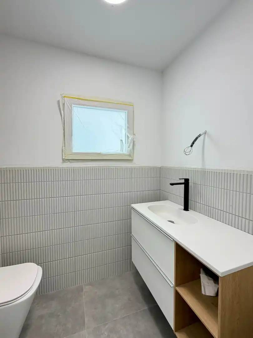 Badezimmer von Wohnung zum Verkauf in Alcoy / Alcoi mit Klimaanlage und Terrasse