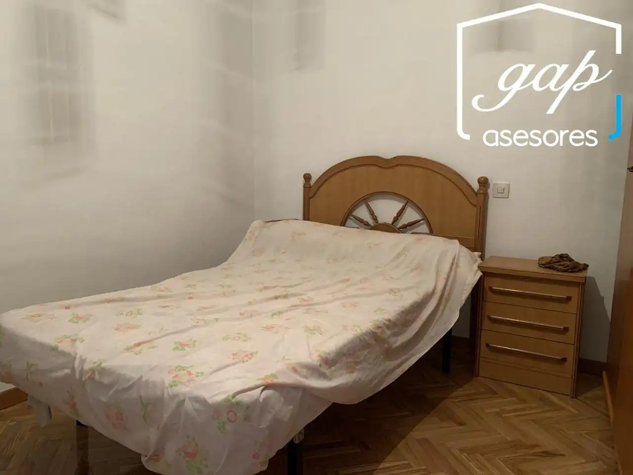 Schlafzimmer von Wohnung zur untervermieten in Cuenca mit Heizung, Parkett und Terrasse