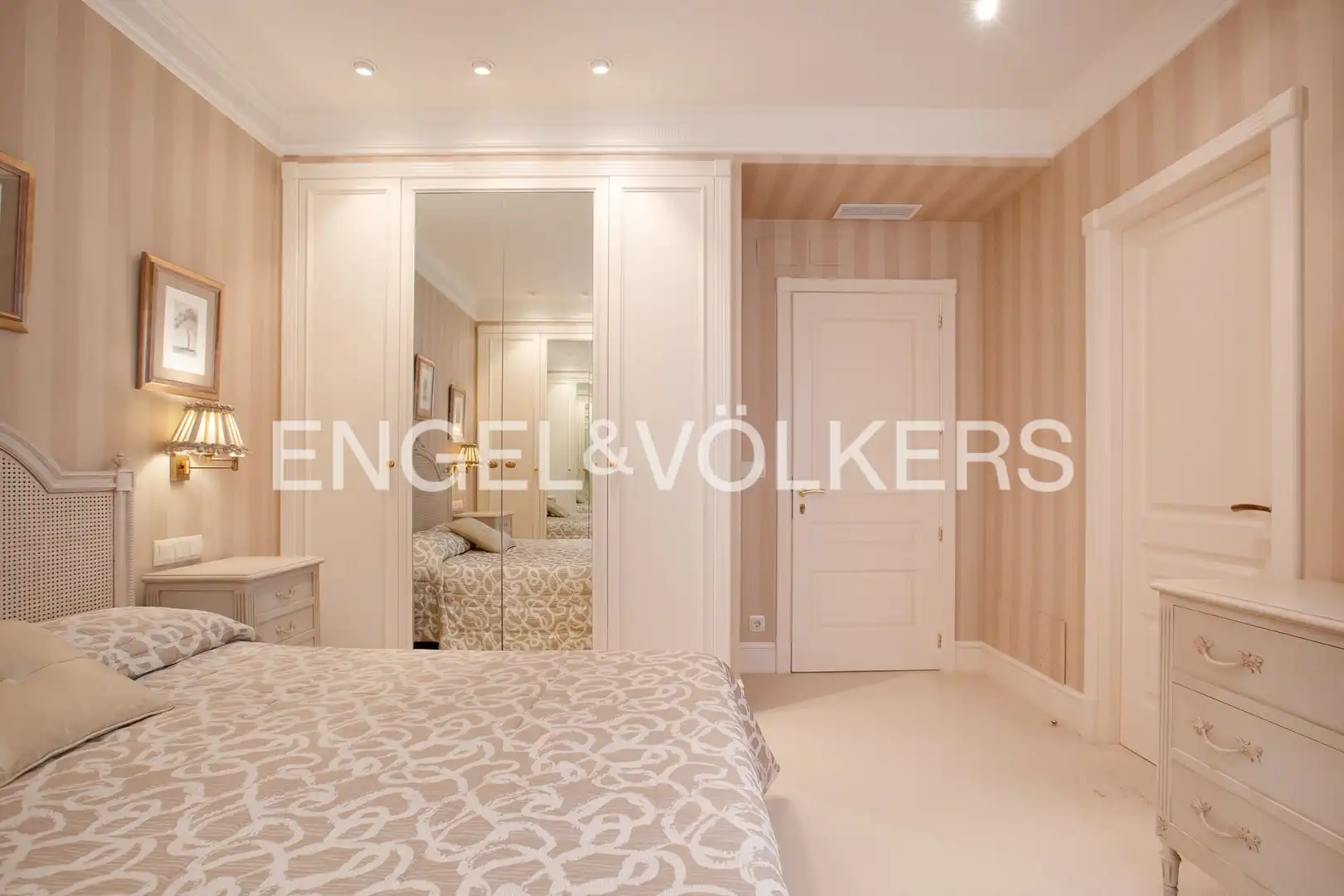 Habitación de Piso en venta en Bilbao  con Aire acondicionado, Calefacción y Parquet