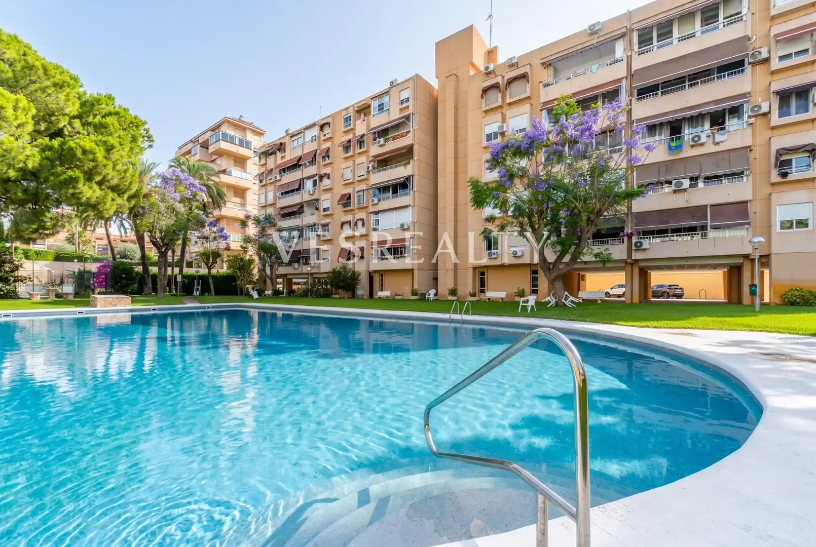 Vista exterior de Piso en venta en Alicante / Alacant con Aire acondicionado y Piscina comunitaria