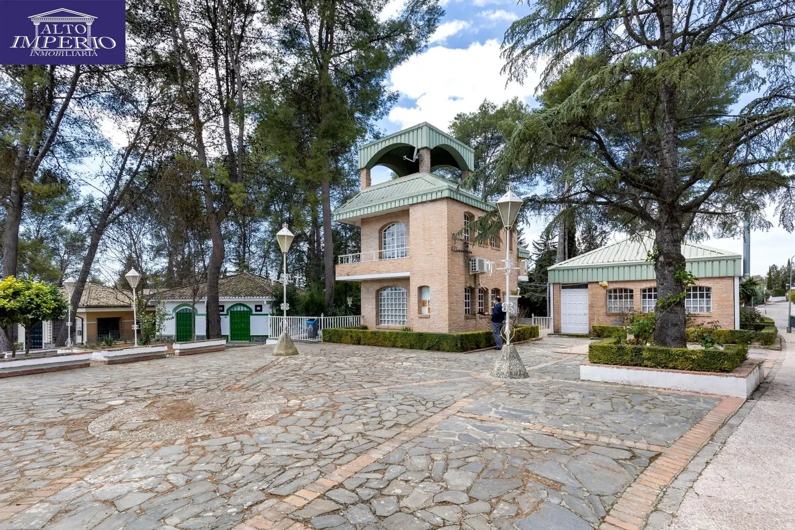 Vista exterior de Casa o xalet en venda en Albolote amb Aire condicionat, Calefacció i Jardí privat