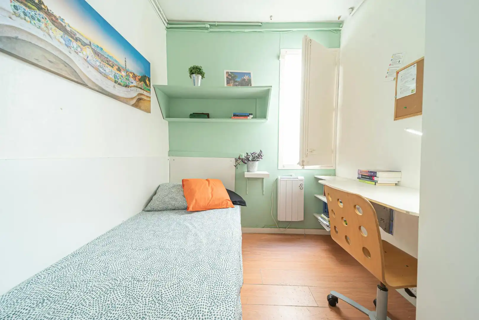 Habitación de Piso para compartir en  Barcelona Capital con Calefacción, Amueblado y Lavadora