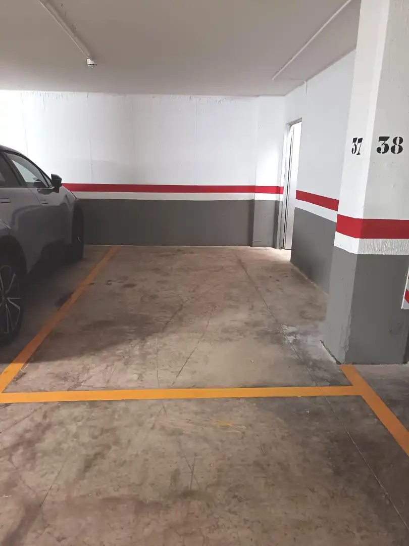 Einzelparkplatz mit Aufzug zum Verkauf in Avinguda Camí Nou 150, imagen 2