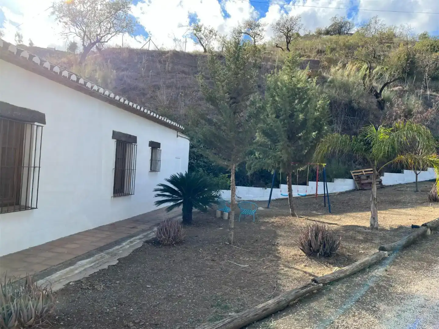 Vista exterior de Finca rústica en venda en Casabermeja amb Piscina