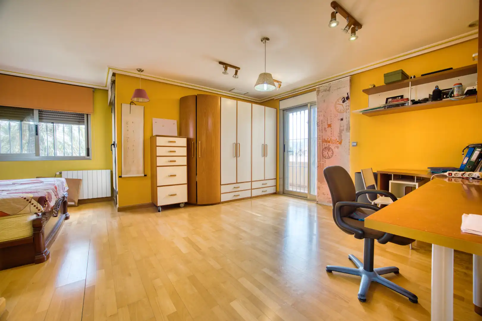 Schlafzimmer von Haus oder Chalet zum Verkauf in Elche / Elx mit Klimaanlage, Heizung und Privatgarten