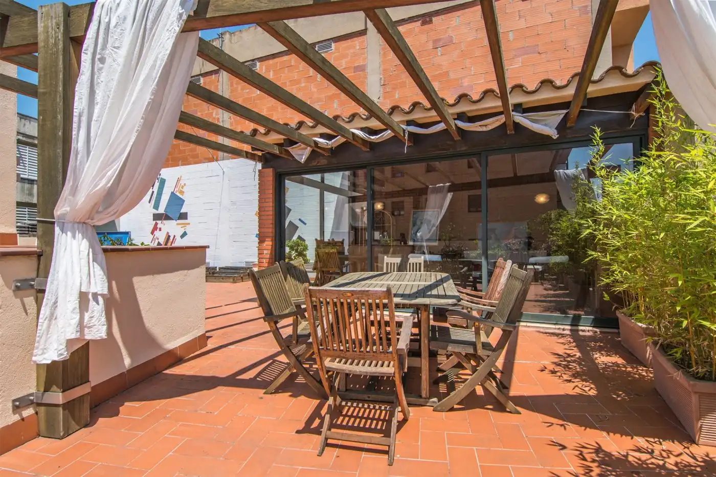 Houses for sale in Calle COMPOSITOR JOAQUIM SERRA, 3, Eixample - Horta Capallera