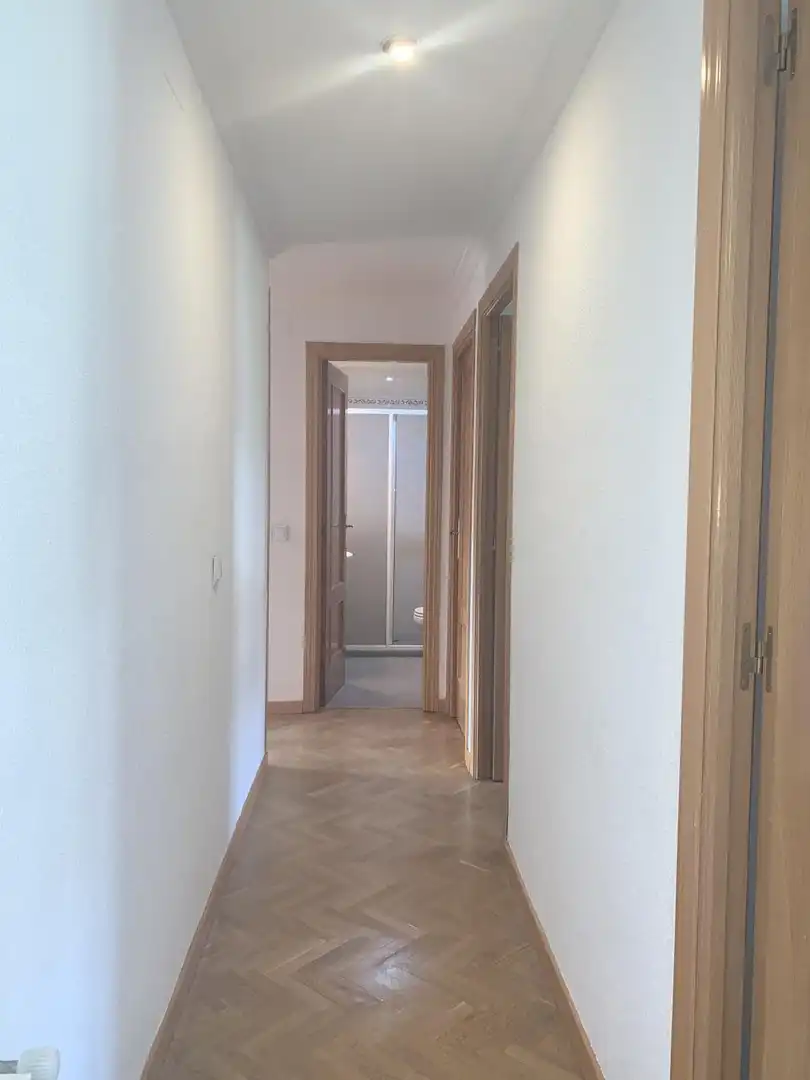 Piso de alquiler en Manzanares El Real con Parquet, Terraza y Piscina comunitaria