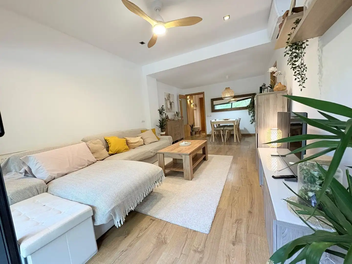 Wohnzimmer von Wohnung zum Verkauf in Santa Perpètua de Mogoda mit Klimaanlage, Heizung und Privatgarten